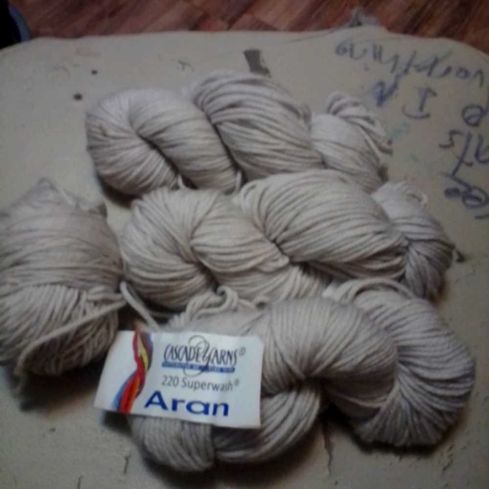 Cascade Brand  220 Super sport Aran Yarn Lot of 4